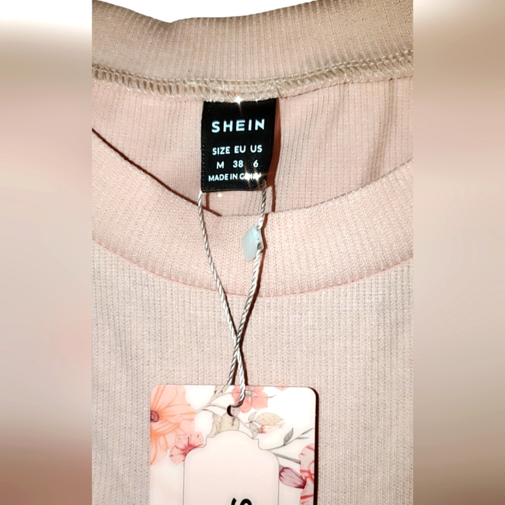 Shein Ribbed Crop Tee with Oversized Bow, medium/6, NWT - Picture 7 of 7